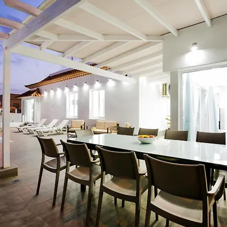 Elite: Your Private Haven Of Prestige Holiday home